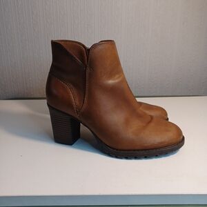 Clarks Womens chunky heels ankle boots size 7